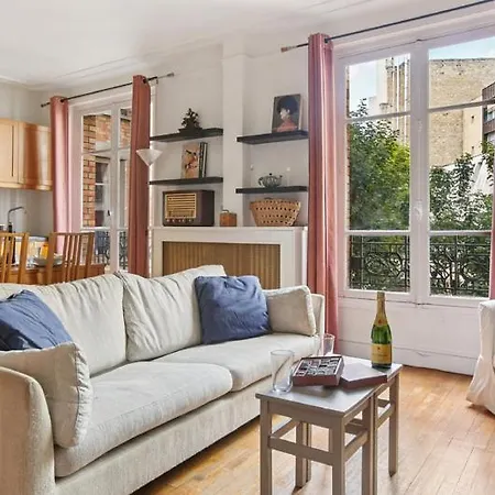 5026 Michel Ange - In Apartment
