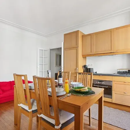 5026 Michel Ange - In Apartment Paris